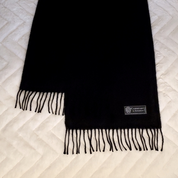 ❄️ ( Bershire ) Cozy Cashmere-Feel Scarf, NWOT - Picture 2 of 3